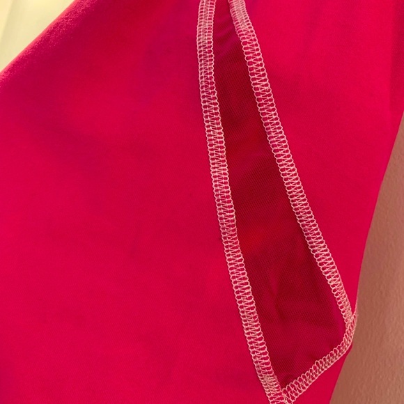 ALO YOGA Racer-Back Tank, Built-in Athletic Bra - Picture 6 of 7